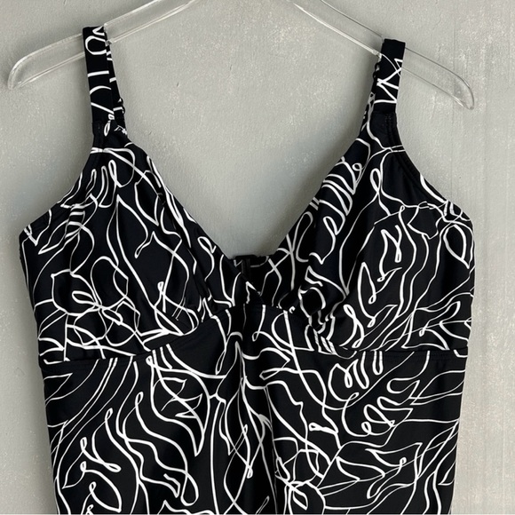 Sunsets Escape size 18 Vivian tankini wired black white tropical v-neck ruched - Picture 2 of 14